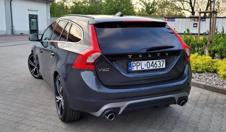 Volvo V60 cena 72900 przebieg: 165000, rok produkcji 2017 z Pleszew małe 137